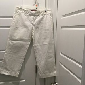 Women’s white Vineyard Vines Capris size 2